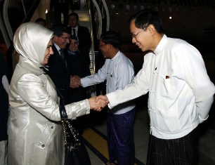 Myanmarda Sıcak Karşılama