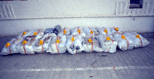 900 kilogram esrarı böyle saklamışlar 1