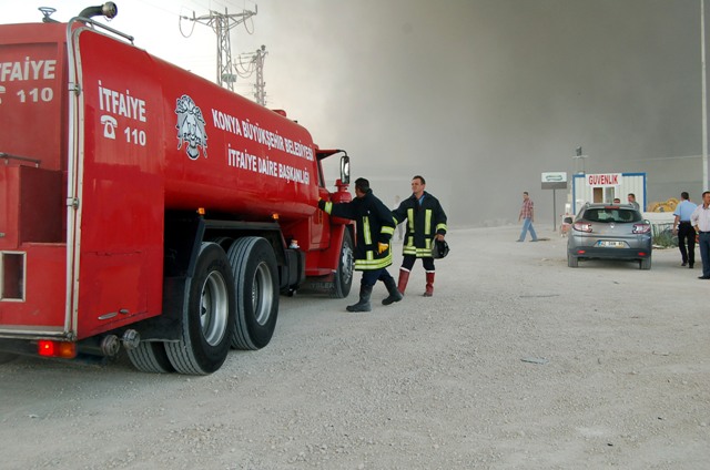 Konyada fabrika yangını 13