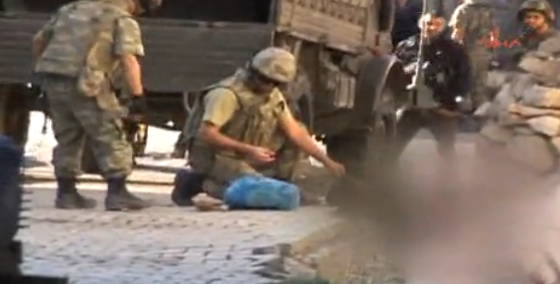 İşte ölen teröristin üzerinden çıkarılanlar! 13