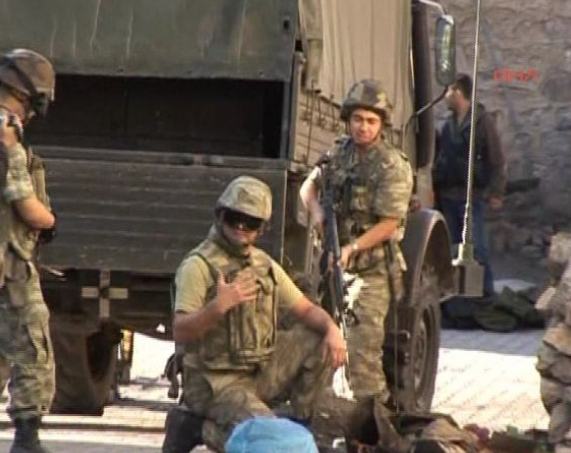 İşte ölen teröristin üzerinden çıkarılanlar! 5