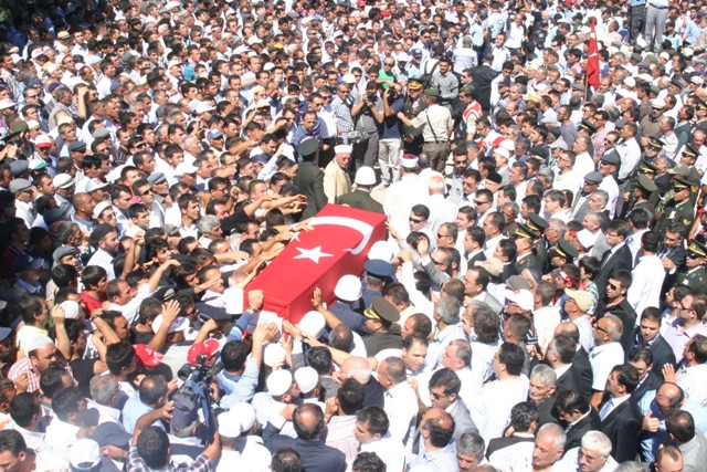 Konya şehidini uğurladı 1