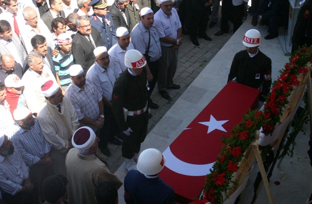 Konya şehidini uğurladı 3