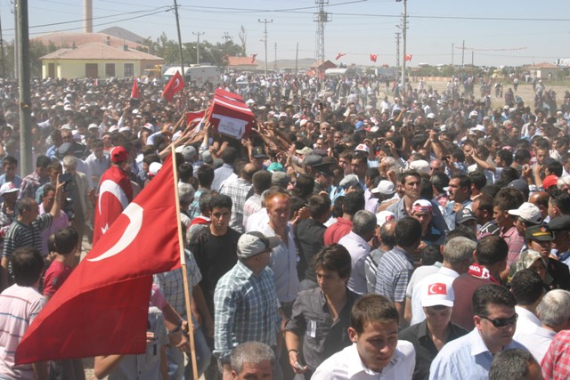 Konya şehidini uğurladı 6