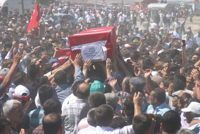 Konya şehidini uğurladı 7