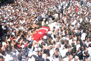 Konya şehidini uğurladı