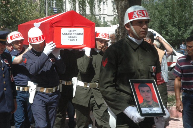 Yozgatlı şehit Konyada son yolculuğuna uğurlandı 3