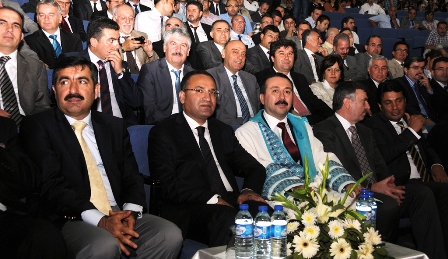 Mezun olduğu üniversiteyi gezdi 11