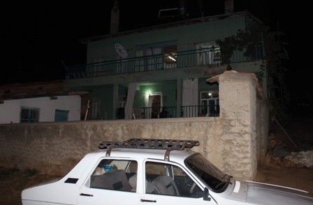 Şehit polisin baba evinde yas var 4