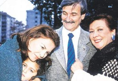 Bu dizileri ve ünlüleri hiç unutmadık 21