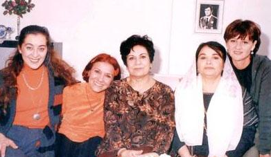 Bu dizileri ve ünlüleri hiç unutmadık 33