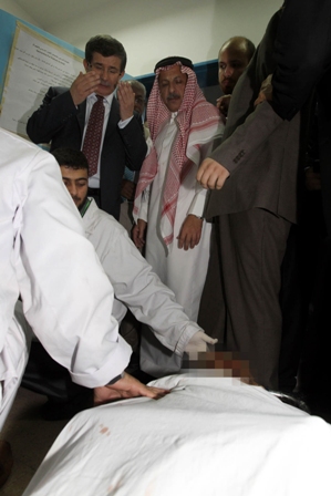 Davutoğlu gözyaşlarını tutamadı 17