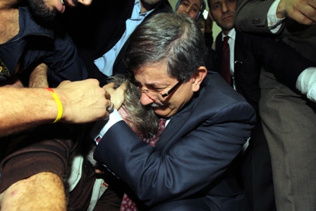 Davutoğlu gözyaşlarını tutamadı