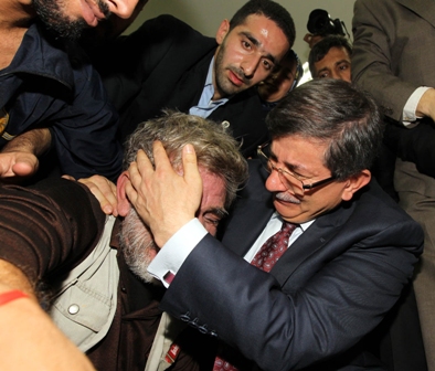 Davutoğlu gözyaşlarını tutamadı