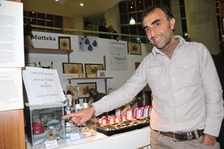 Mevlana Müzesini toplu iğneye sığdırdı