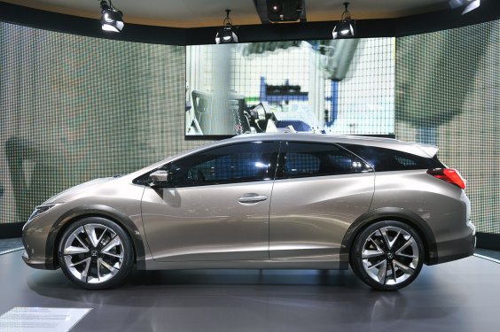 2013 Honda Civic Tourer konsepti 4
