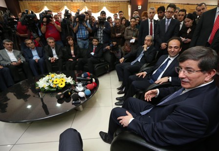 Diyarbakır Davutoğlunu bağrına bastı 10