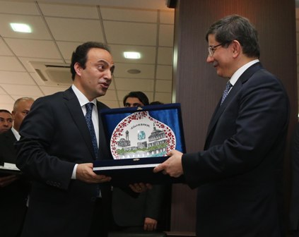 Diyarbakır Davutoğlunu bağrına bastı 11