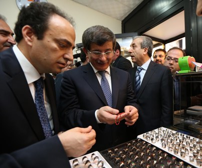 Diyarbakır Davutoğlunu bağrına bastı 19