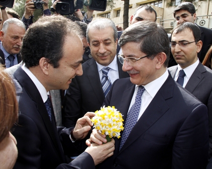 Diyarbakır Davutoğlunu bağrına bastı 21