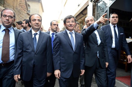 Diyarbakır Davutoğlunu bağrına bastı 4
