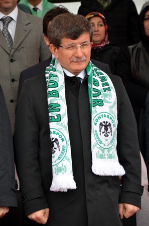 Ahmet Davutoğlunun Konya temasları 16