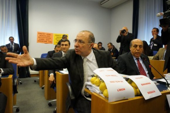 Mecliste yapılan en ilginç eylemler 2