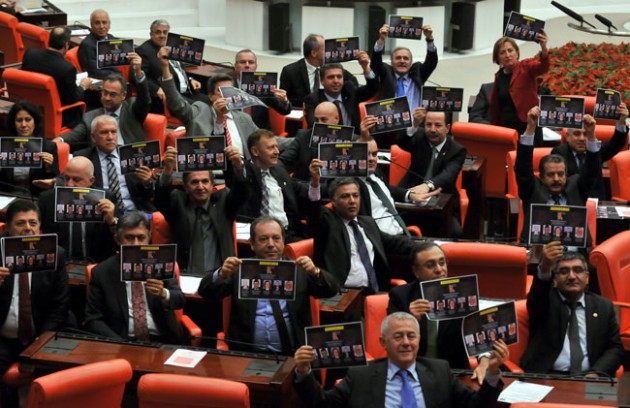Mecliste yapılan en ilginç eylemler 22