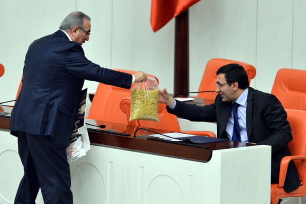 Mecliste yapılan en ilginç eylemler 26