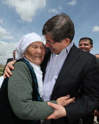 Bakan Davutoğluna Atavatanda sevgi seli 11