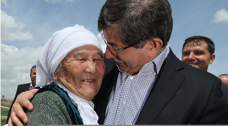 Bakan Davutoğluna Atavatanda sevgi seli