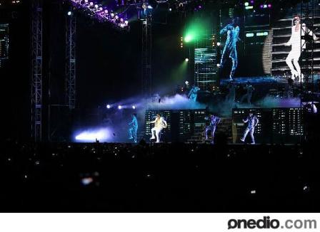 Bieber, İstanbulu  salladı 17