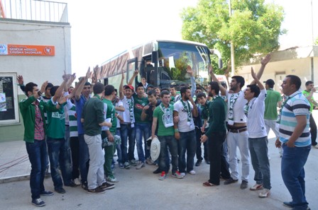 Taraftarlar Eskişehire çıkartma yaptı 10