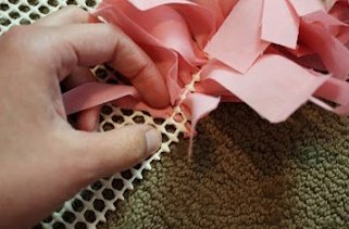 Eski tshirtlerden halı yapımı 3