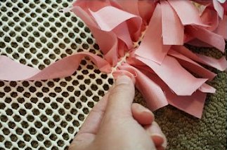 Eski tshirtlerden halı yapımı 4