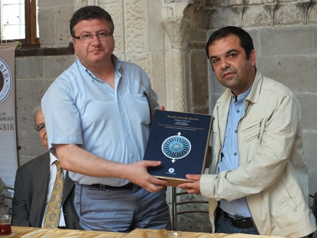 Yazarlar, Torosların zirvesinde 12