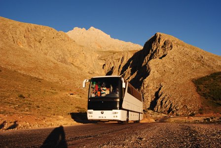 Yazarlar, Torosların zirvesinde 9