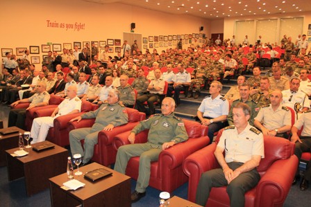 Komutanlar hakiki mühimmat atışlarını izledi 10