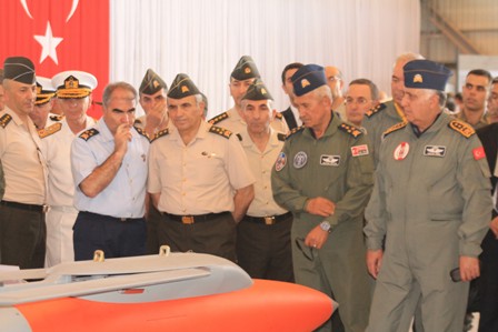 Komutanlar hakiki mühimmat atışlarını izledi 4