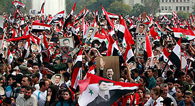 Suriye'de Esad'a destek gösterisi