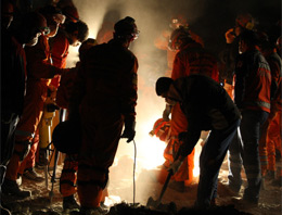 Van depreminde acı bilanco artıyor!