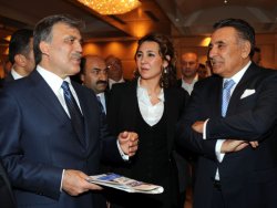 Gül'ün katıldığı gecede ortalığı buz kestiren sözler