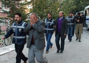 Yolsuzluk operasyonu şüphelileri adliyede