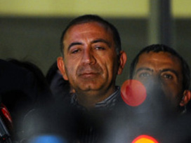 Tekin'den KCK tutuklamalarına tepki
