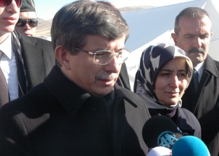 Bakan Davutoğlu Van'da