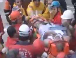 Otel enkazından böyle çıkartıldı