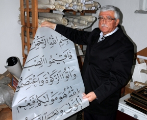 Camilerde onun imzası var