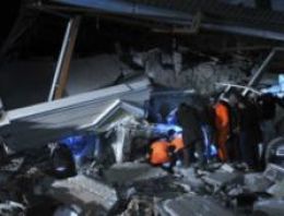 Bayram Otel çevresinde taşlı saldırı