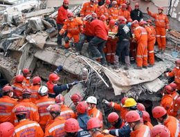 Hükümet Van'ı tamamen boşaltacak!