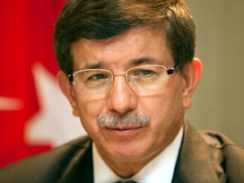 Davutoğlu, Suriye için alınan kararı alkışladı